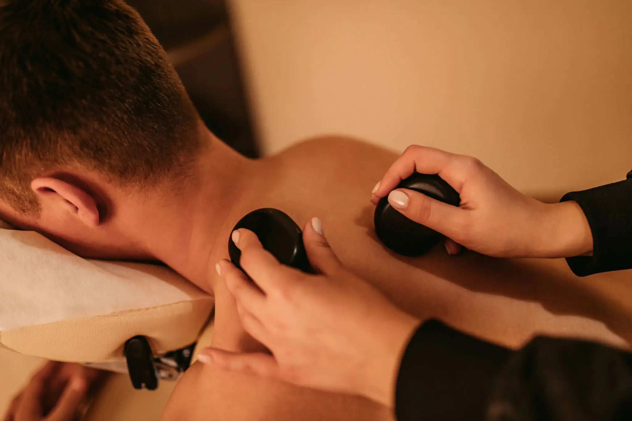 HOT STONE  MASSAGE COURSE